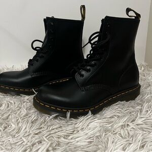 Dr. Martens black 1460 docs size 8M